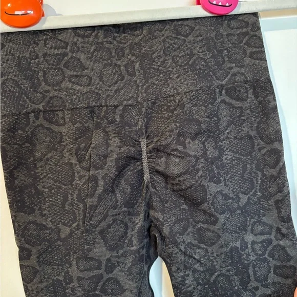 Gymshark Seamless Animal Leggings - Picture 3 of 3